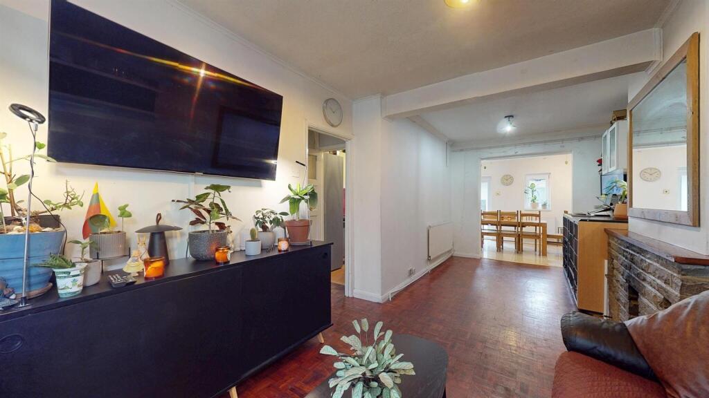 Property for sale by Barrain London