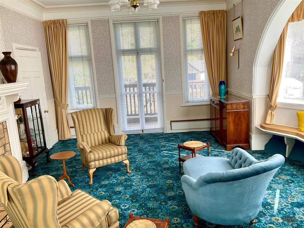 Drawing Room pic4.jpg