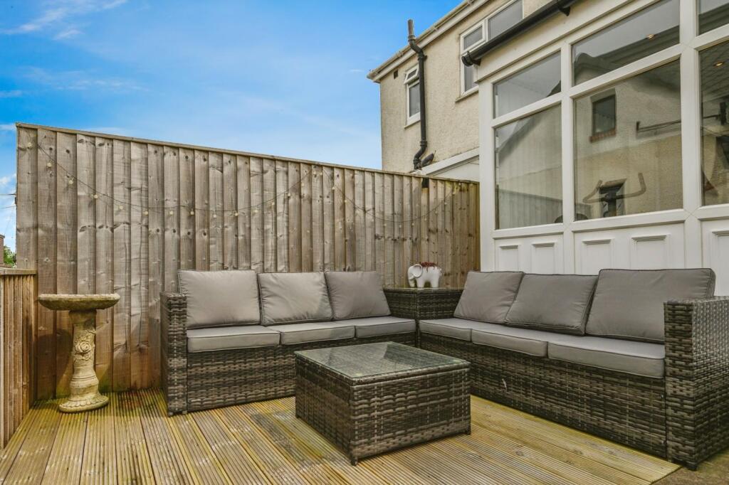 DECKING