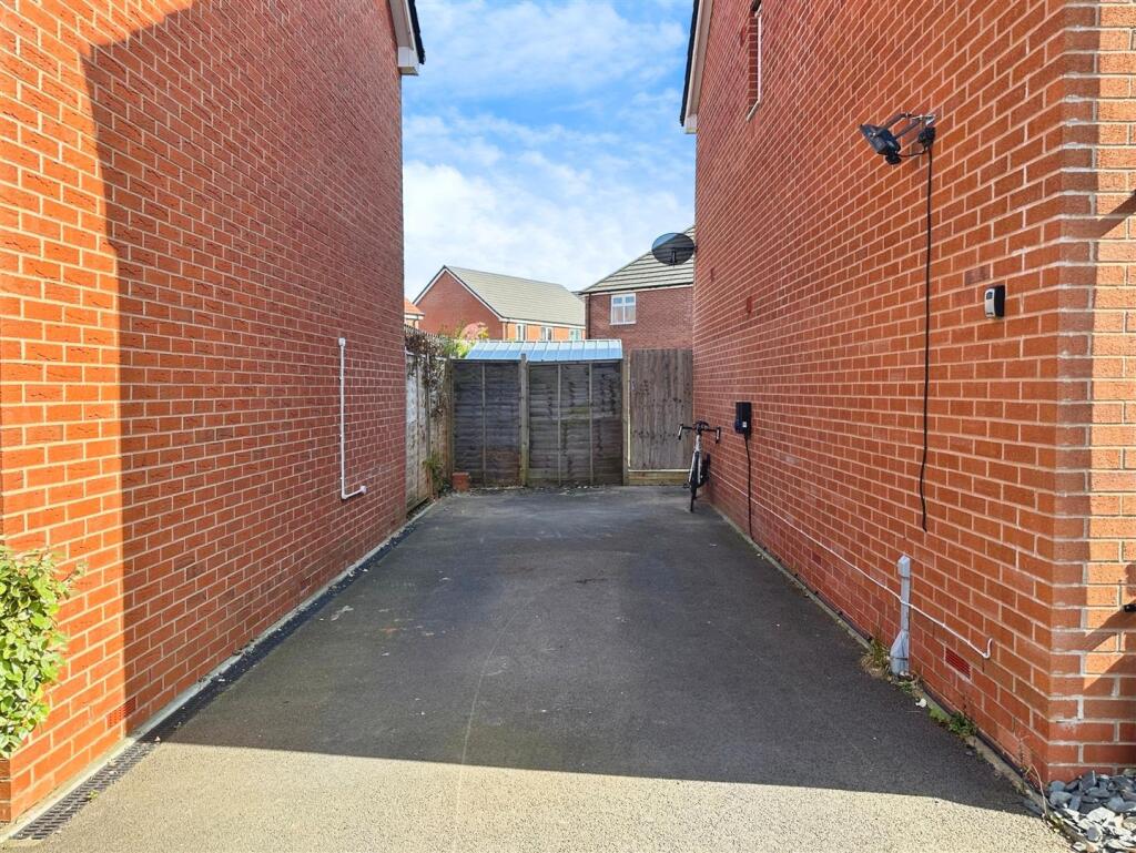 efd016cd-B-4EC4-9E74-96DE52AE6E4C-9495-000003F324A