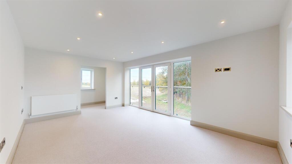 King Edwards Fields 5 Bedroom One.jpg