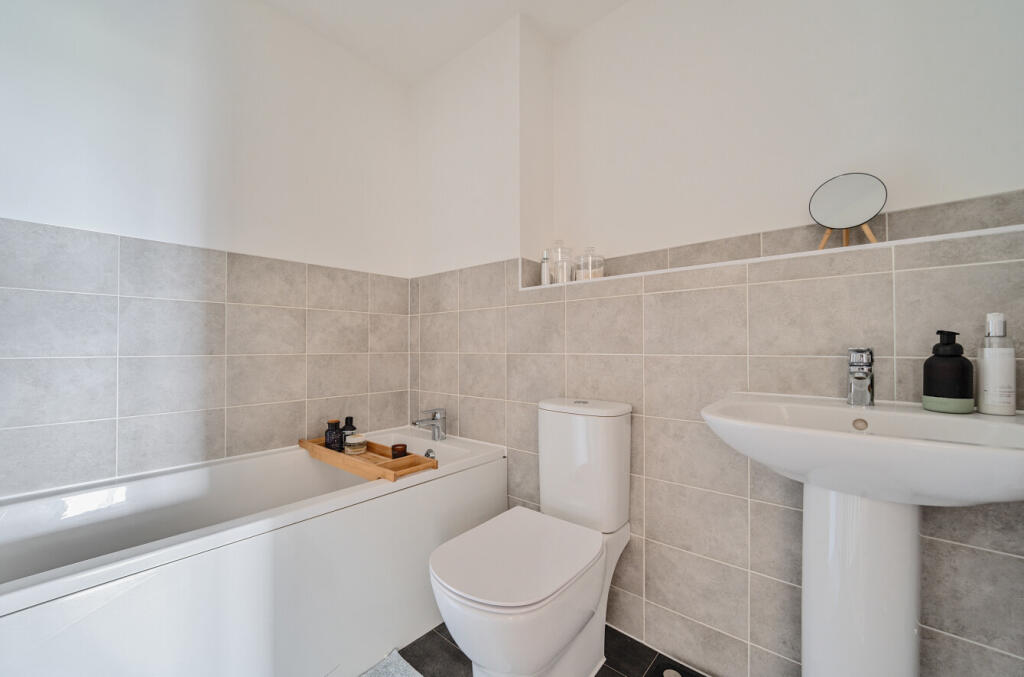 1289668-5-682efec...