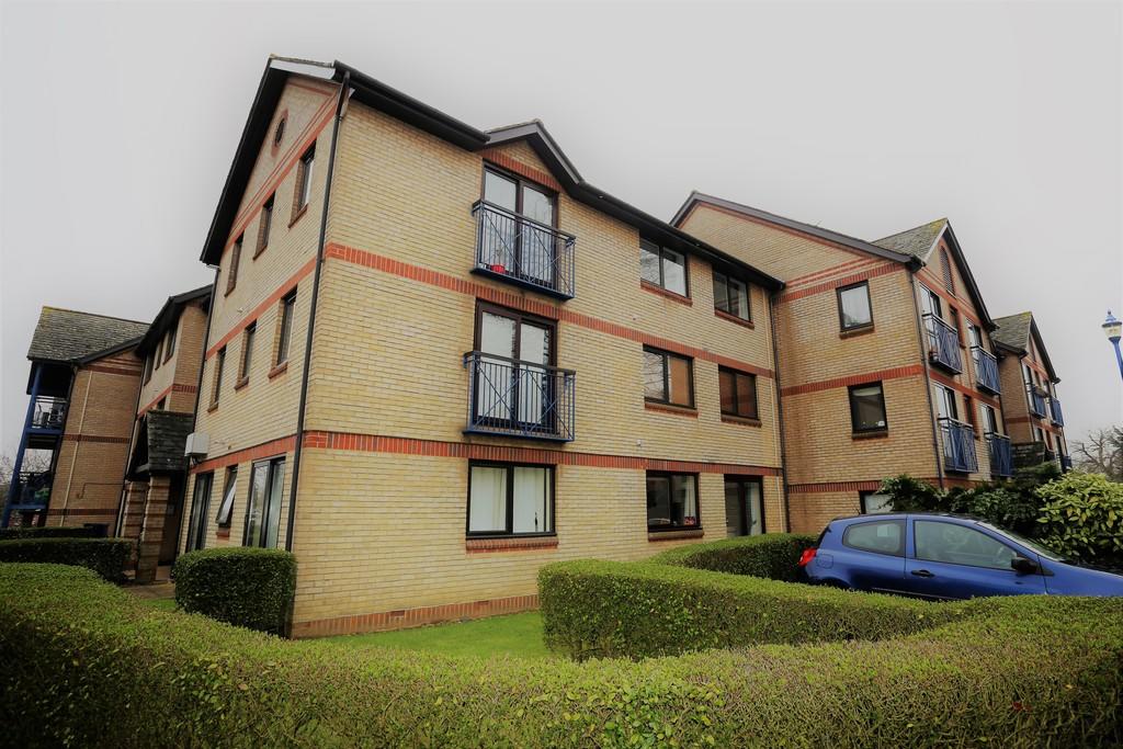 front of apartmen...