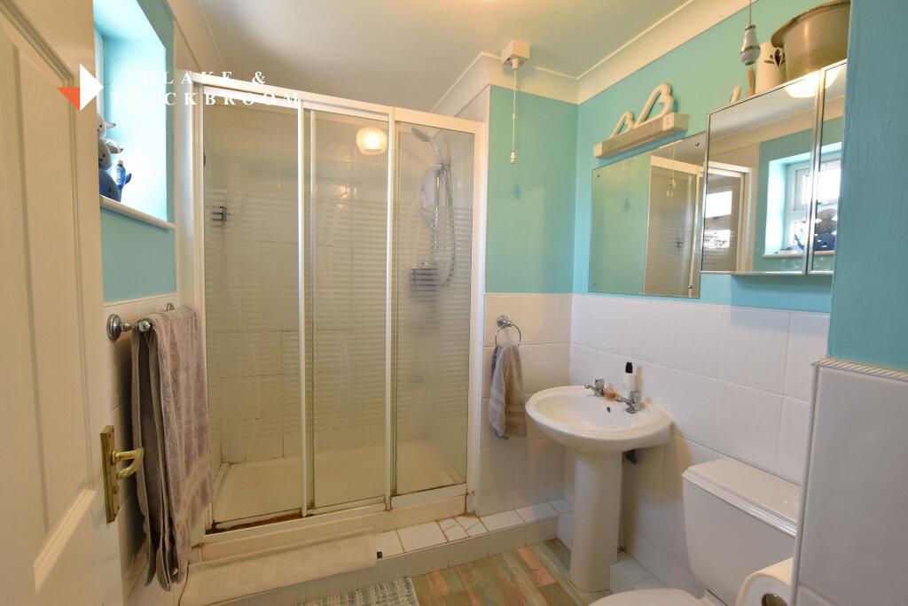 GROUND FLOOR SHOWER ROOM