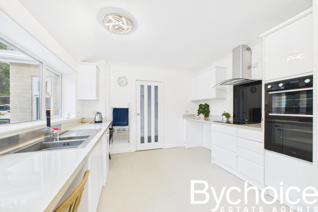 CAM05454G0-PR0060-STILL012