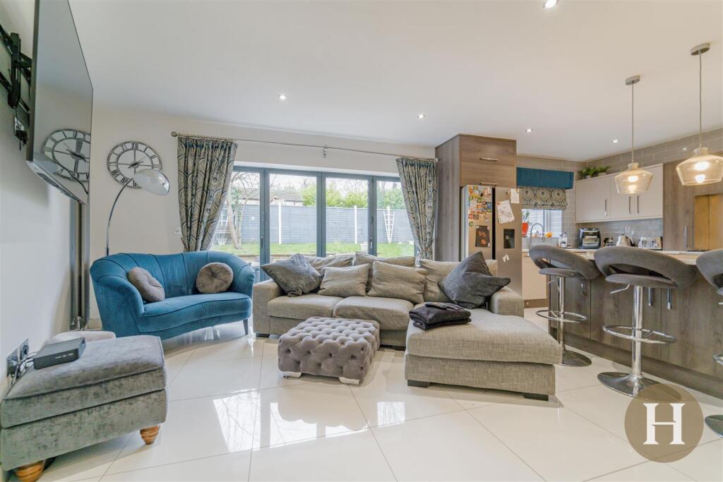 Hadleigh Estate Agents-18.jpg