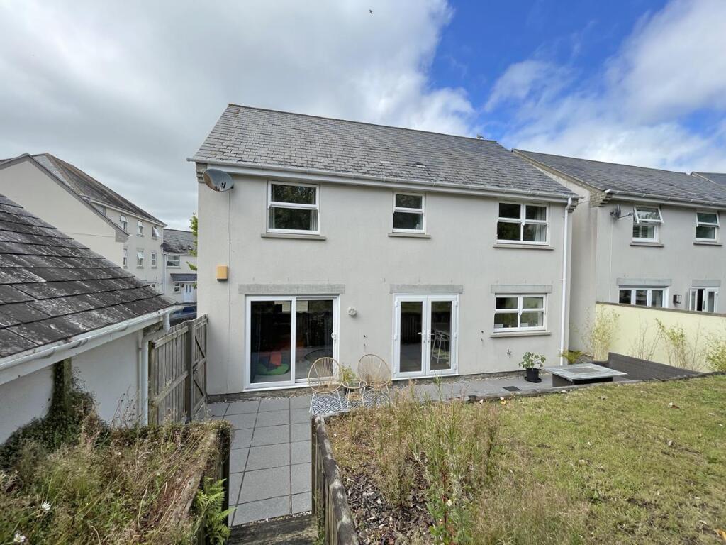 Ramsey Gardens 82 - Rear.jpg