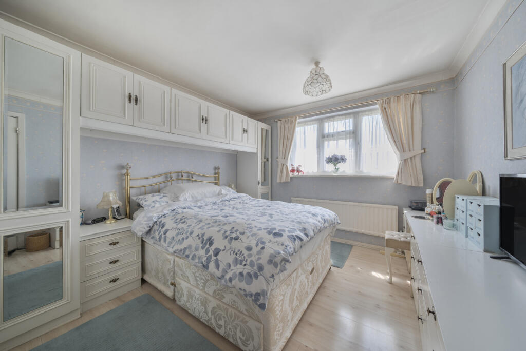 1301912-16-683b12...