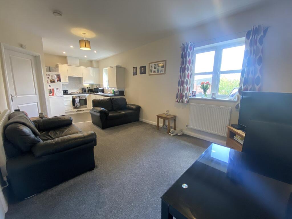 OPEN PLAN RECEPTION