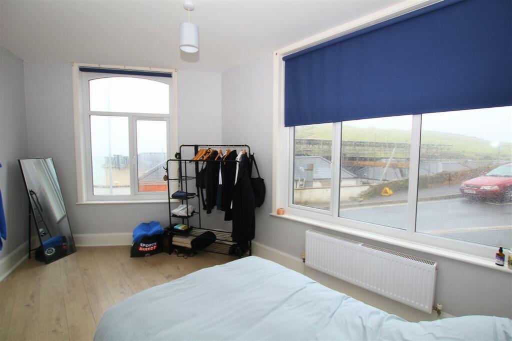 Bedroom 1 (2)