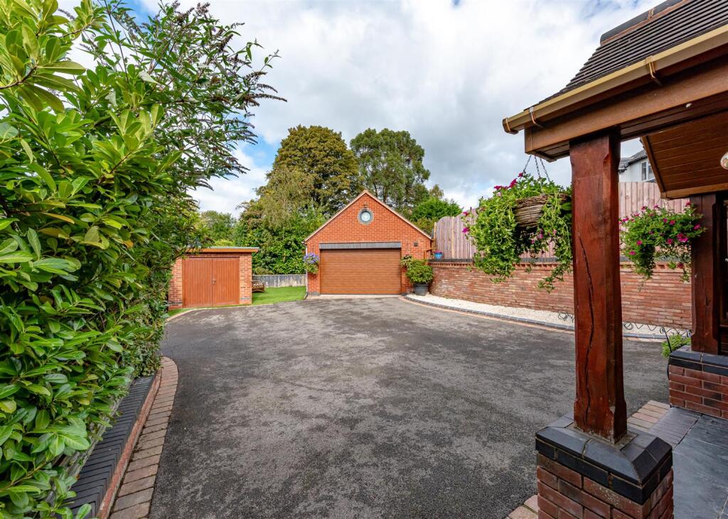 14 Ackleton Gardens-External (5).jpg