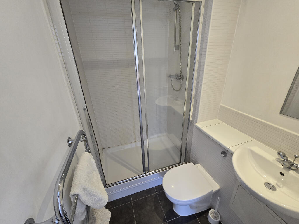 6. En-Suite
