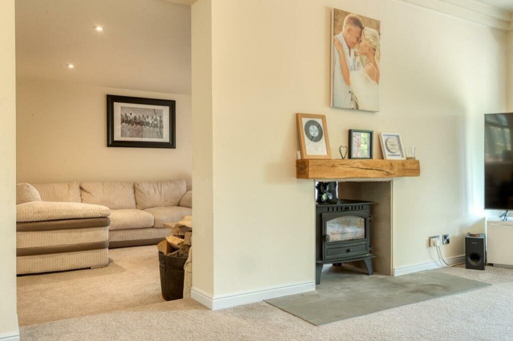 81068_33268119_IMG_08_0000