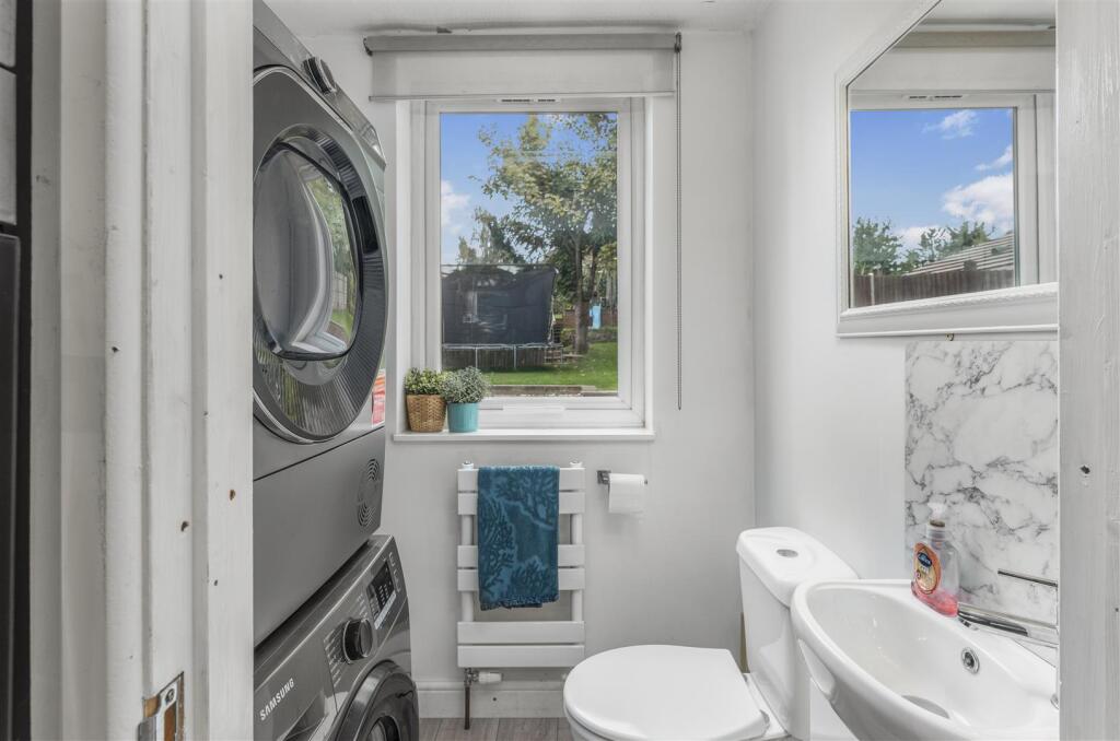 105 Sinclair Avenue, Banbury-10.jpg