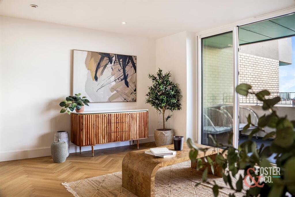 Kingsway, Argentum, 239-014.JPG