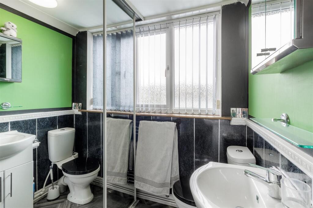 128 Watling Street 020.jpg