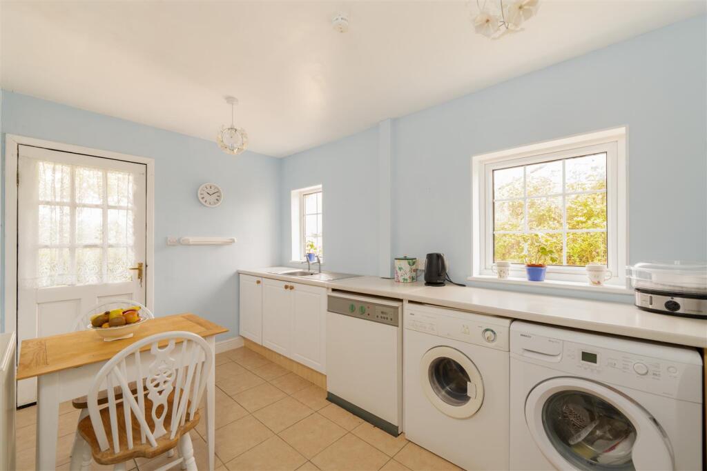 1_Swinton_Bridge_End_Farm_Cottage-13.jpg