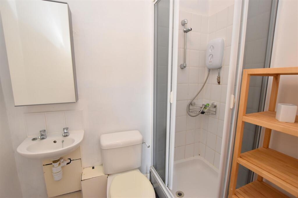 EN SUITE