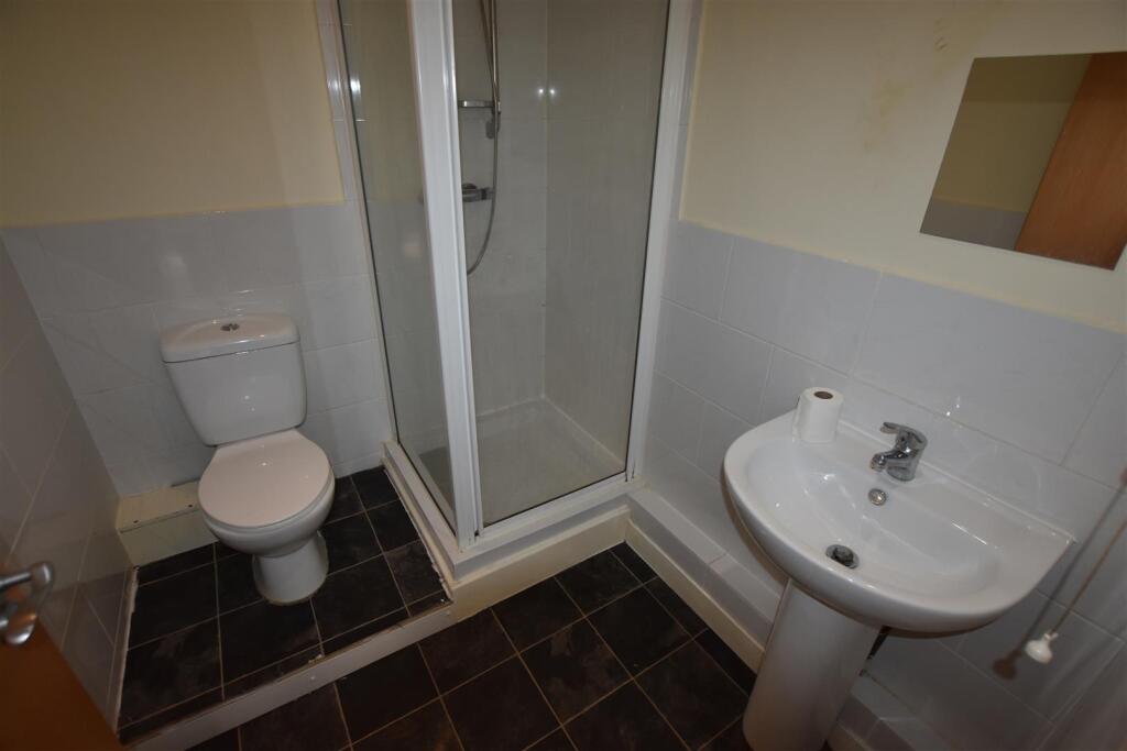 En-Suite Bathroom