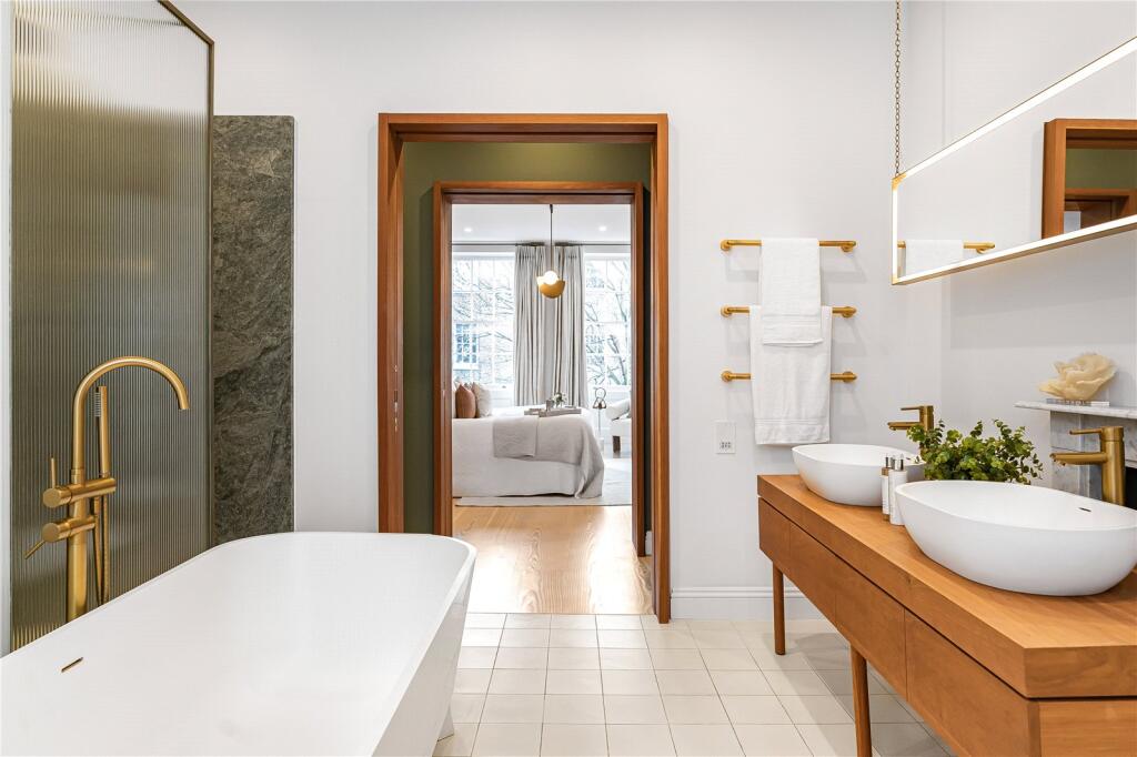 Principal Bathroom