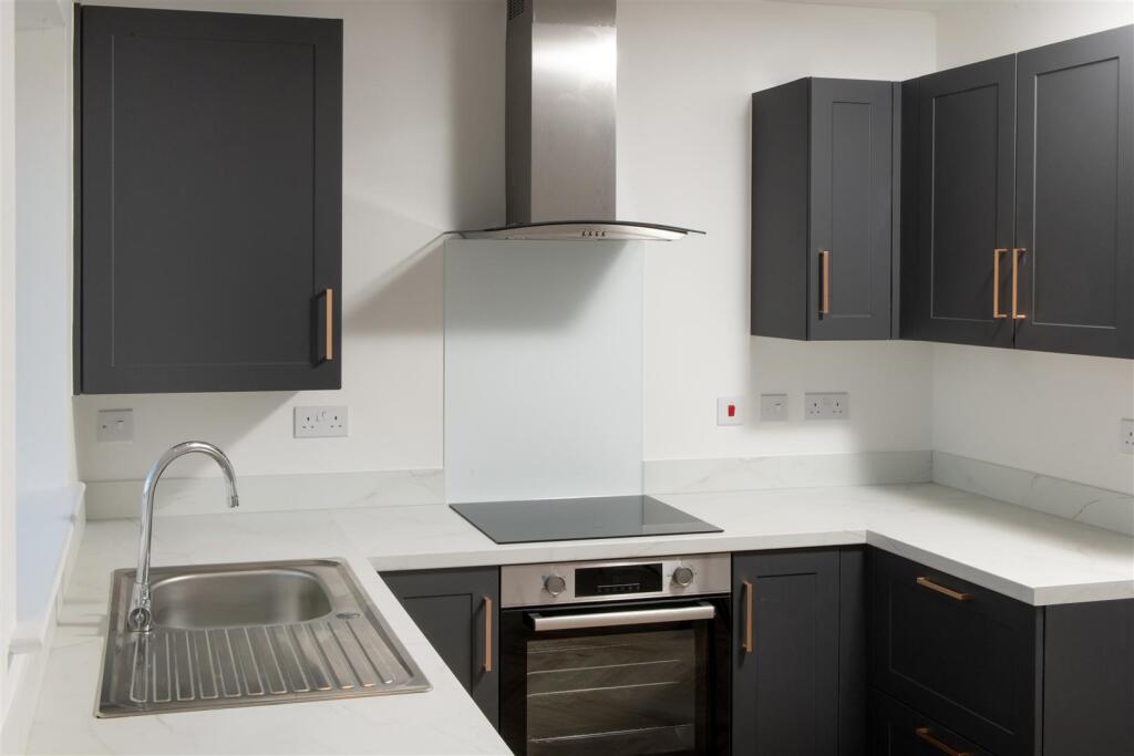 007 Newett_ParsonsGreen__Plot23_Kitchen.jpg