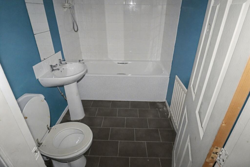 35 Mona Street, Slaithwaite, Huddersfield, West Yorkshire, HD7 5EJ