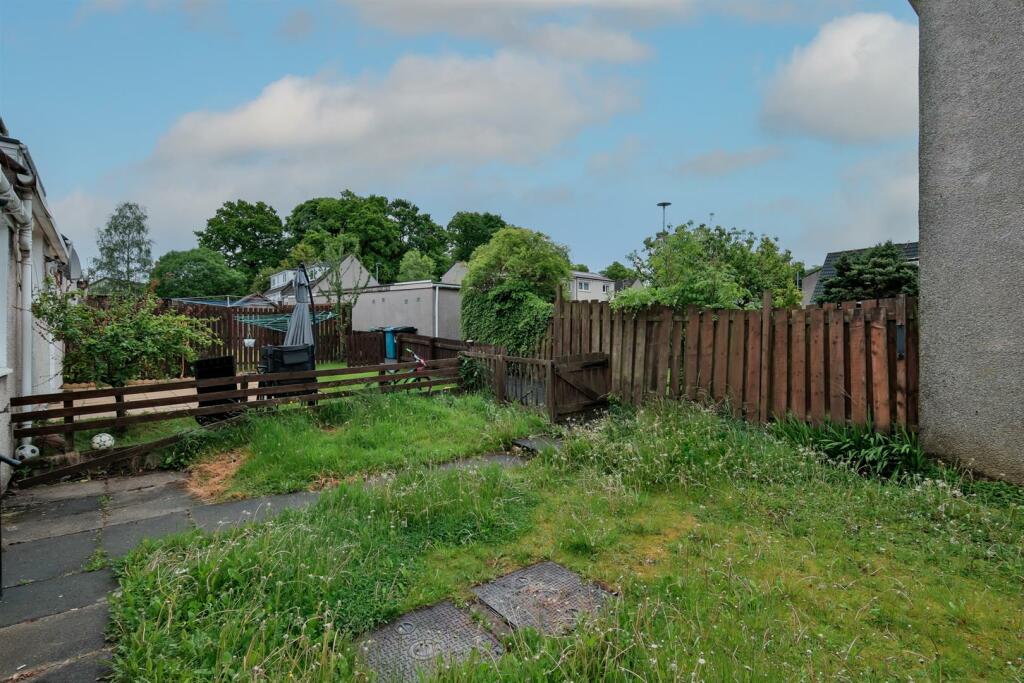 005-50 Allanton Grove, Wishaw.jpg
