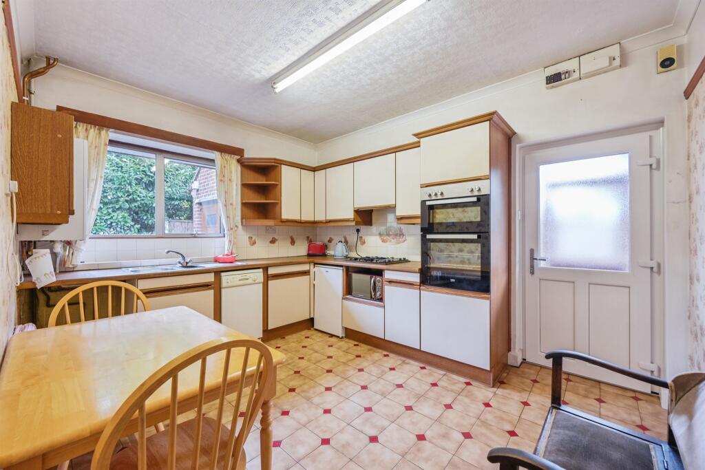 Breakfast Kitchen:
