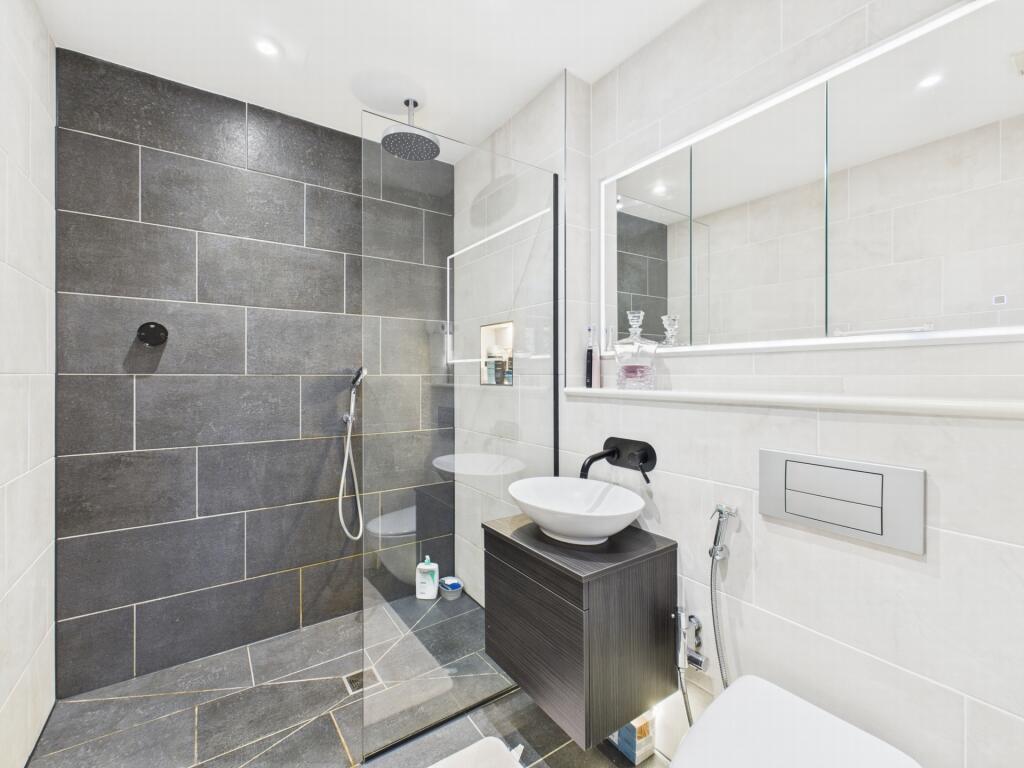 En Suite Shower Room