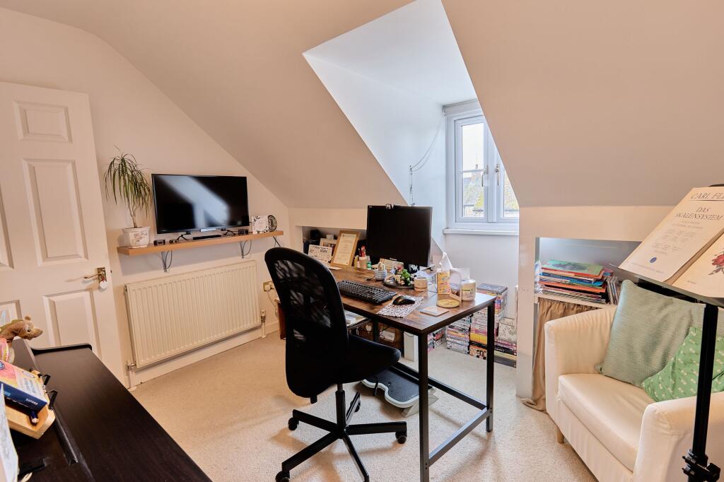 Bedroom/Study