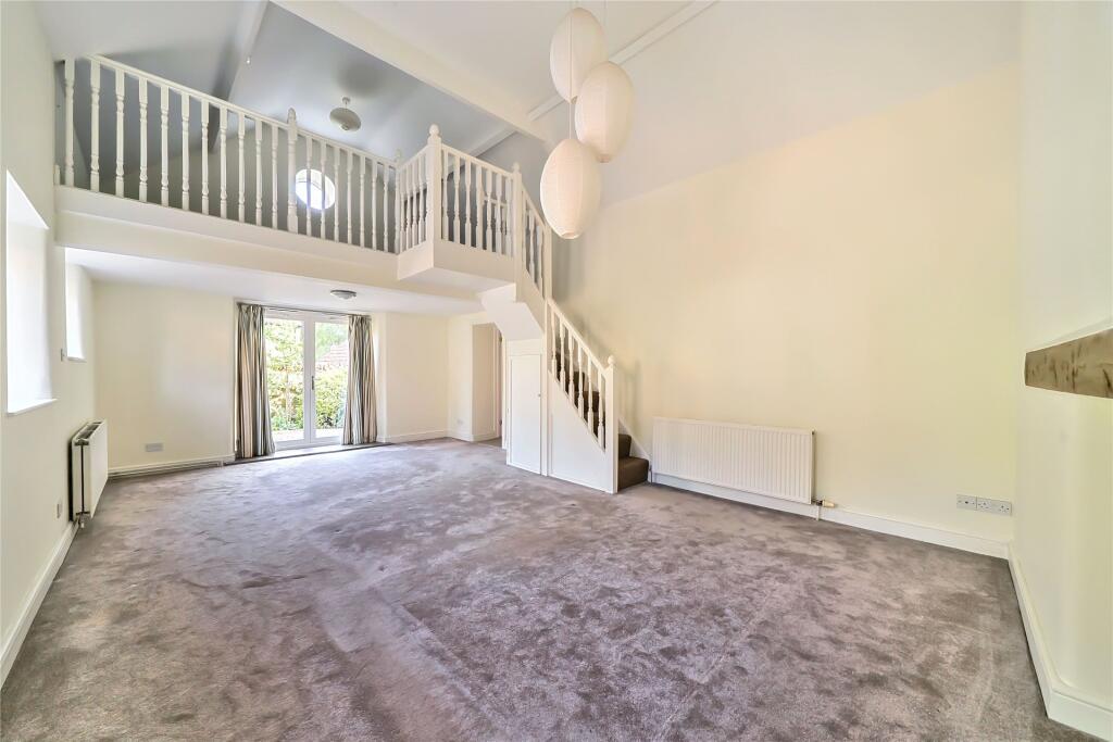 Sitting/Dining Room
