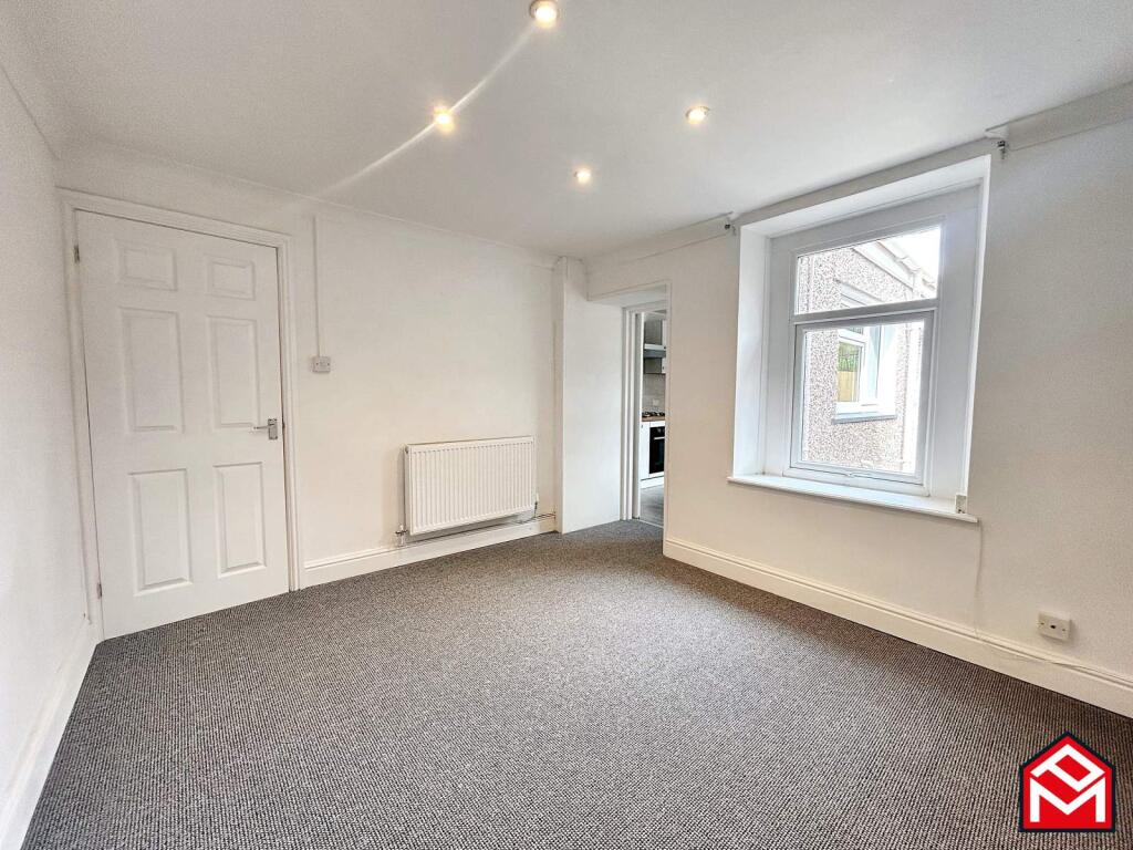 Sitting Room/Dining Room