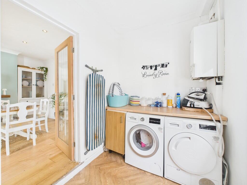 CAM02089G0-PR0546...