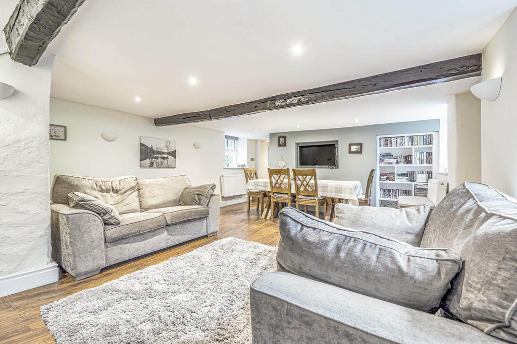Living / Dining R...