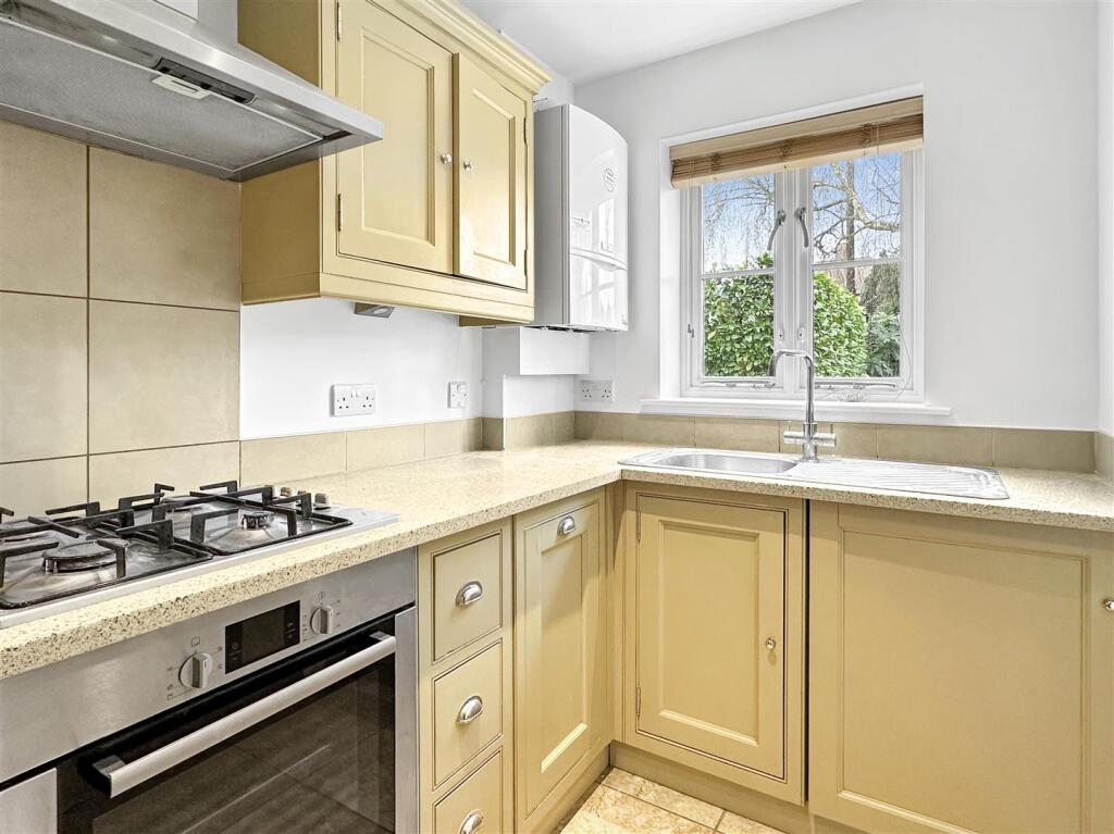 Kitchen (2)