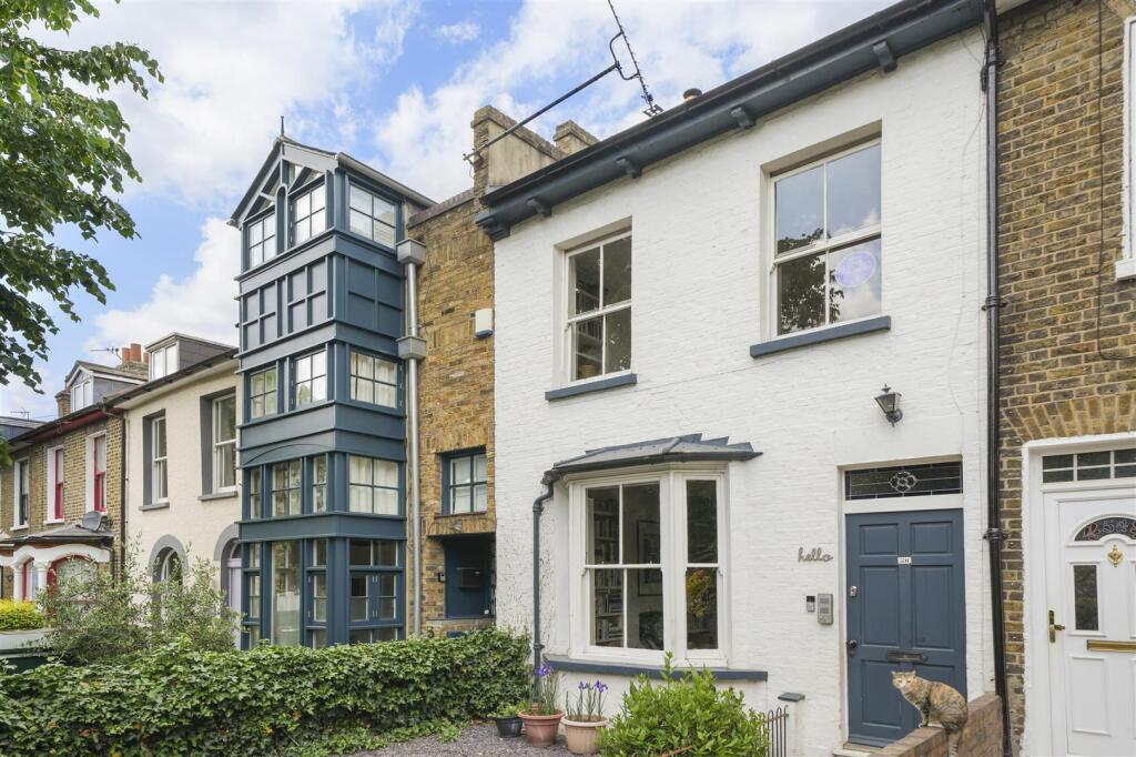 Grosvenor Park Road, E17