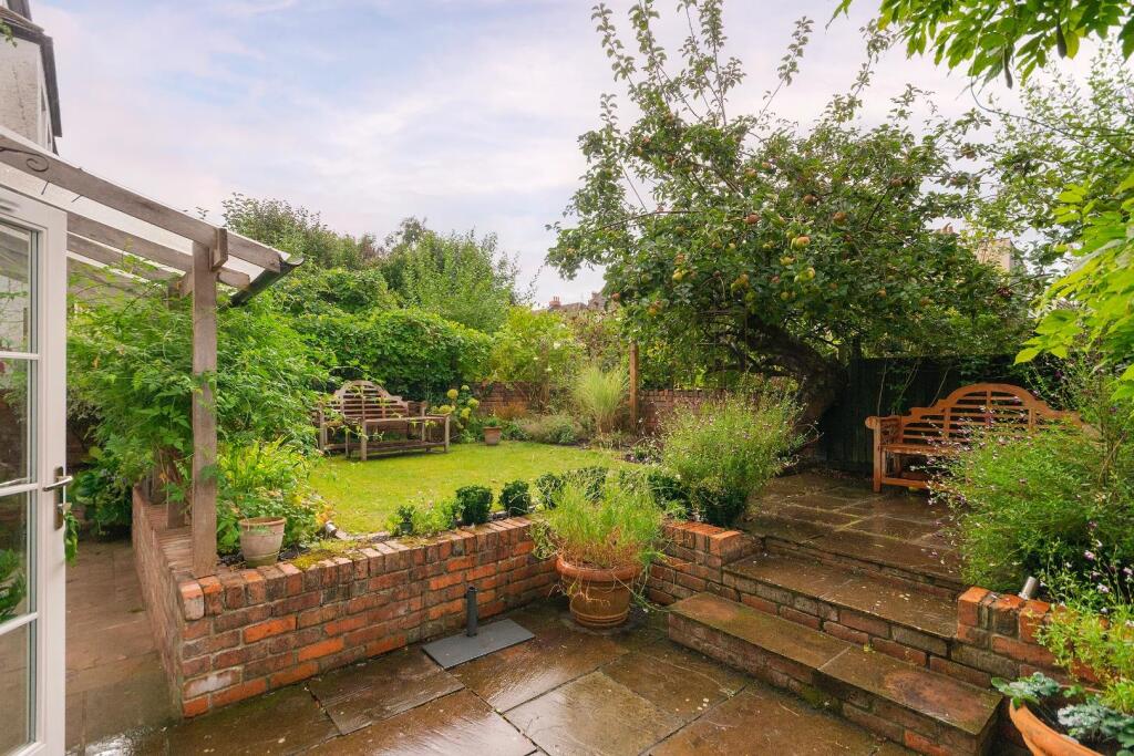 G3F5WRCM - External B.jpg