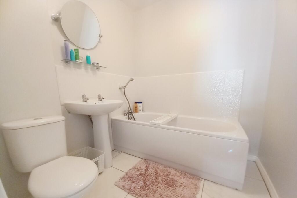 EN SUITE 