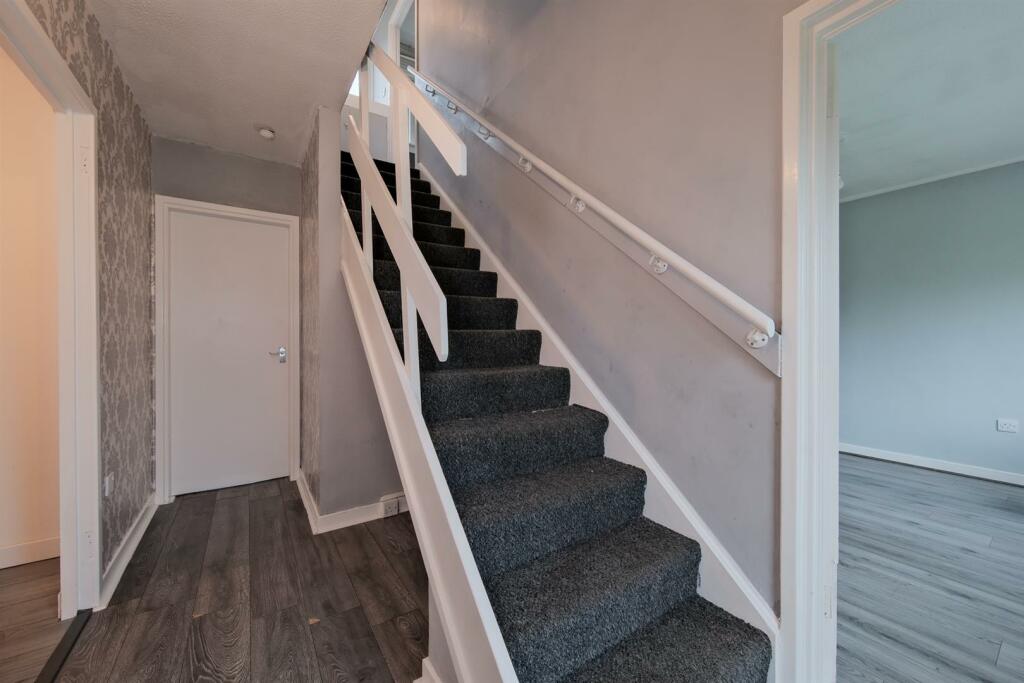 007-50 Allanton Grove, Wishaw.jpg