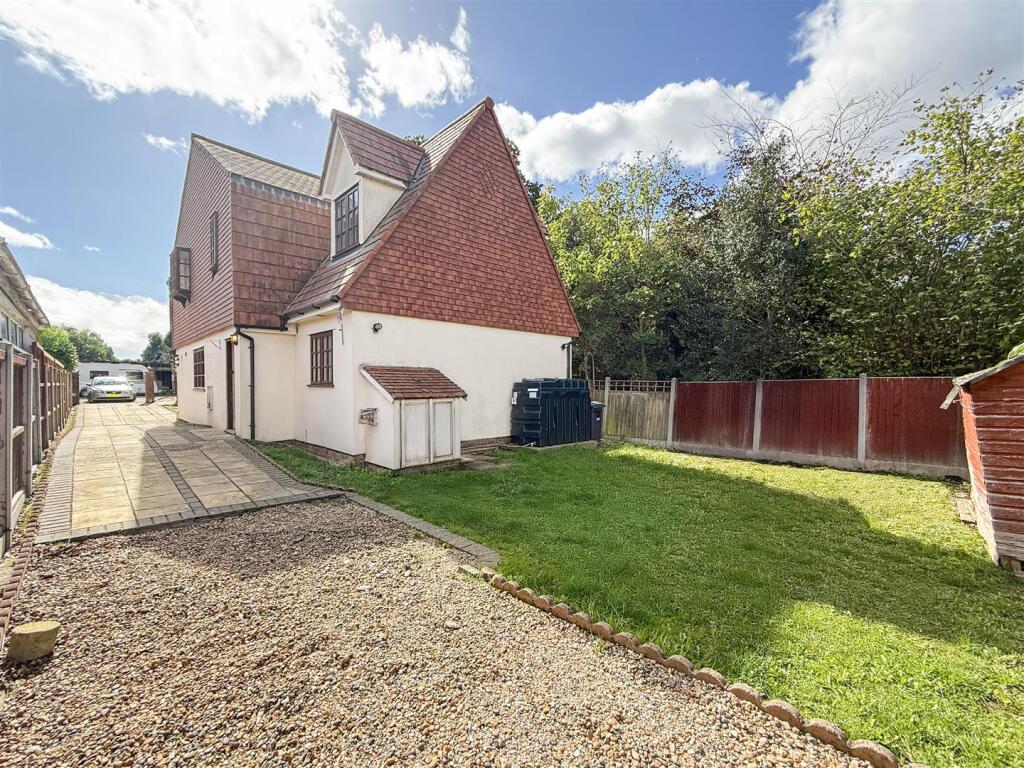 back/ garden