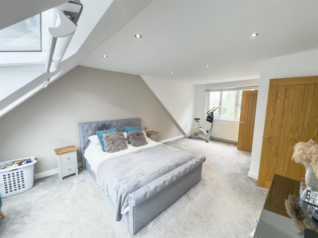 Prinicpal Bedroom Suite (6).jpg