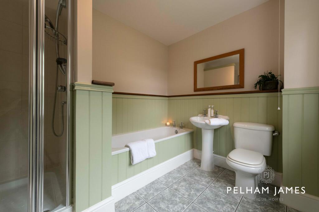 Principal En Suite, Rutland House, Wothorpe Park