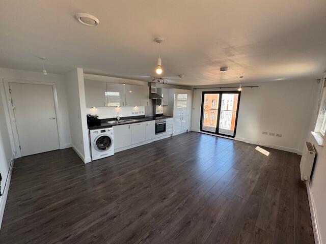 Kitchen / Lounge
