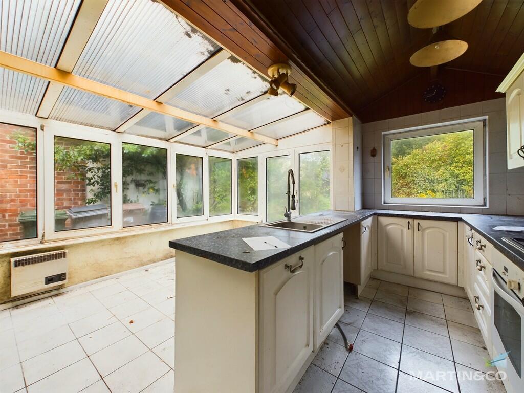 CAM03111G0-PR0185...