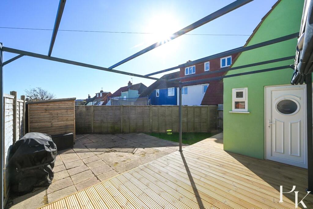 12 Brambledean Road, bn41 (1).jpg