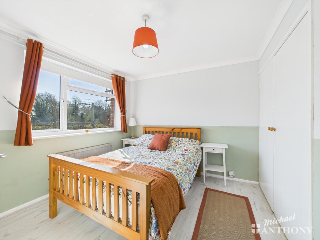 CAM02773G0-PR0270-STILL007