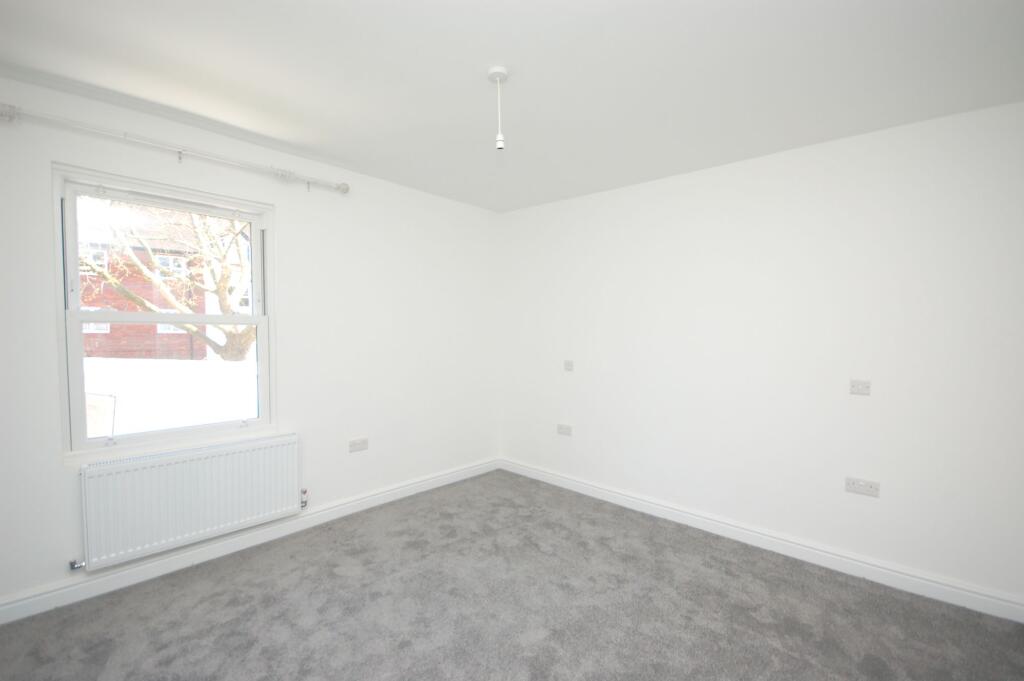 Bedroom 1 (2)