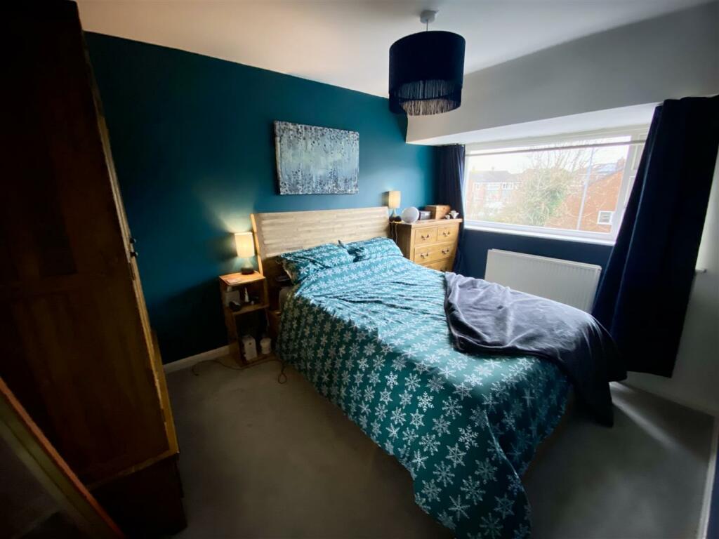 Bramleys Estate Agents - Robin Royd Drive - Mirfie