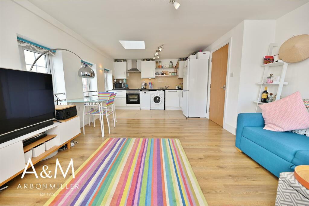 Open Plan Lounge Kitchen