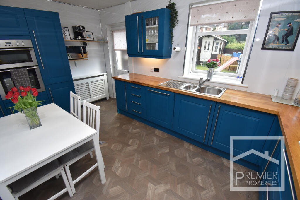 Kitchen diner